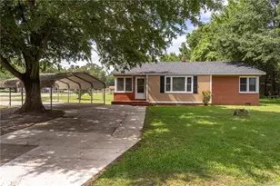 5110 Walnut Dr, Fayetteville, NC 28304 - Photo 1