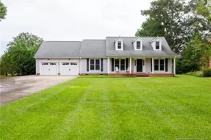 123 Bayshore Dr, Parkton, NC 28371 - Photo 1