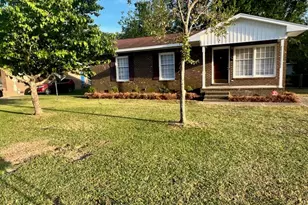 1304 E 9th St, Lumberton, NC 28358 - Photo 1