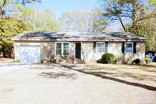 693 Stoneykirk Dr, Fayetteville, NC 28304 - Photo 1