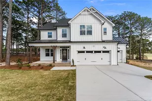 613 Watauga Ln, Aberdeen, NC 28315 - Photo 1