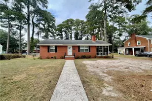 302 24th St, Lumberton, NC 28358 - Photo 1