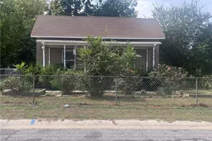 338 S Elizabeth St, Saint Pauls, NC 28384 - Photo 1