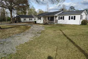 508 Hobbs St, Roseboro, NC 28382 - Photo 1