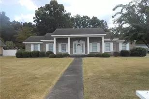 196 Kensington St, Lumberton, NC 28358 - Photo 1