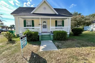 59 Crescent St, Lumberton, NC 28358 - Photo 1