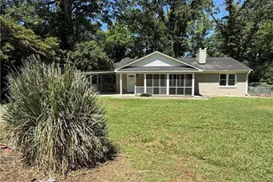 907 Evans Dr, Sanford, NC 27330 - Photo 1