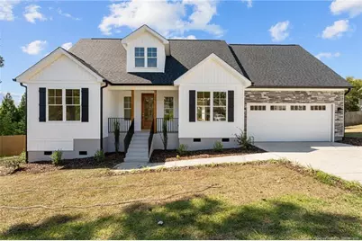 106 Camberly Lane, Aberdeen, NC 28315 - Photo 1