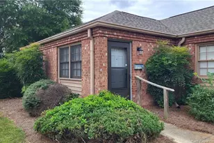 1005 N Elm St, Lumberton, NC 28358 - Photo 1