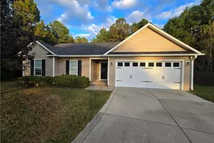 501 Mildenhill Rd, Hope Mills, NC 28348 - Photo 1