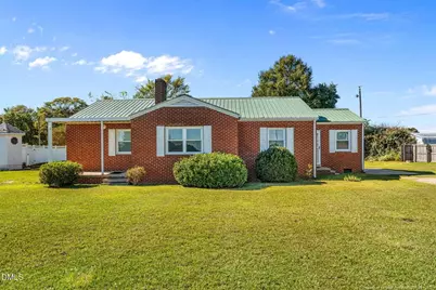 406 E Harrington Avenue, Broadway, NC 27505 - Photo 1