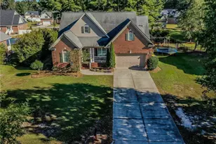 1604 Linden Ln, Lumberton, NC 28358 - Photo 1