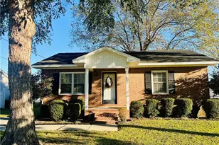 1303 E 9th St, Lumberton, NC 28358 - Photo 1