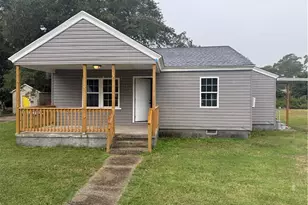 128 Johnson St, Red Springs, NC 28377 - Photo 1