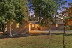 615 E 3rd Ave, Red Springs, NC 28377 - Photo 1