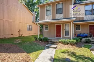 1320 N Forest Dr, Fayetteville, NC 28303 - Photo 1