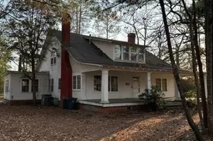 217 W Edinborough Ave, Raeford, NC 28376 - Photo 1