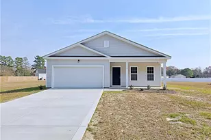 1554 Piney Grove Rd, Lumberton, NC 28360 - Photo 1