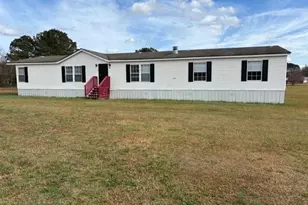 27 Melissa Dr, Pembroke, NC 28372 - Photo 1