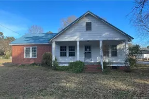 916 Aberdeen Rd, Laurinburg, NC 28352 - Photo 1
