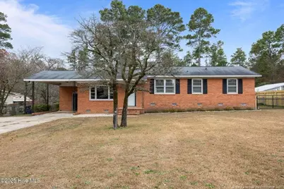820 E Donaldson Avenue, Raeford, NC 28376 - Photo 1