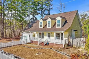 610 W 6th Ave, Raeford, NC 28376 - Photo 1