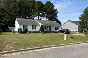 951 Beach St, Lumberton, NC 28358 - Photo 1