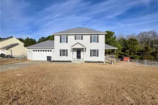 2604 Daniel Boone Ln, Hope Mills, NC 28348 - Photo 1