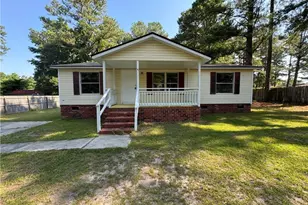 511 Inverary Dr, Raeford, NC 28376 - Photo 1