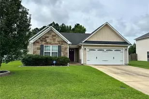 654 Hogart St, Raeford, NC 28376 - Photo 1