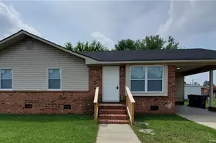 724 Spruce St, Lumberton, NC 28358 - Photo 1