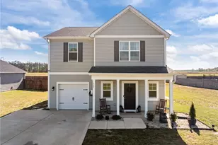 566 Carolina Church Rd, Saint Pauls, NC 28384 - Photo 1
