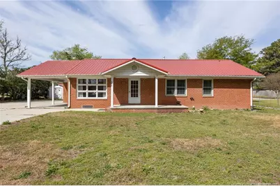 344 S 4th Street, Saint Pauls, NC 28384 - Photo 1