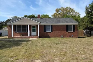 1904 Westhill Dr, Fayetteville, NC 28304 - Photo 1