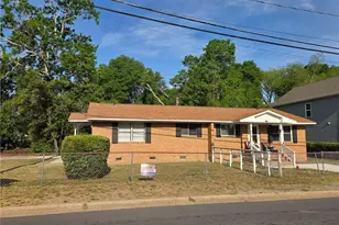 424 Bryan St, Fayetteville, NC 28305 - Photo 1
