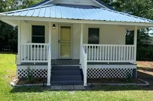 33 State St, Lumberton, NC 28358 - Photo 1