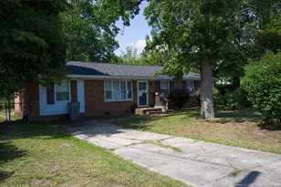 1395 E 7th St, Lumberton, NC 28358 - Photo 1