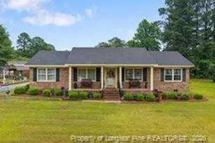 303 Chaucer Ct, Dunn, NC 28334 - Photo 1