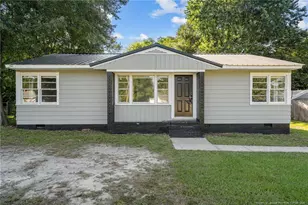 821 Sandalwood Dr, Fayetteville, NC 28304 - Photo 1
