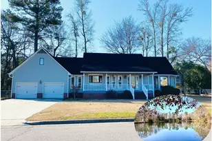 216 Stirling Dr, Lumberton, NC 28358 - Photo 1