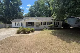 1181 Torrey Dr, Fayetteville, NC 28301 - Photo 1