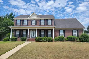 1908 Ashridge Dr, Fayetteville, NC 28304 - Photo 1