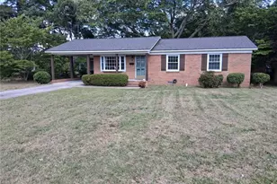 1401 Habersham Dr, Fayetteville, NC 28304 - Photo 1