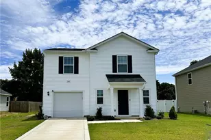 240 Melbourne Dr, Raeford, NC 28376 - Photo 1