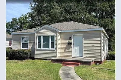 313 E 16th Street, Lumberton, NC 28358 - Photo 1