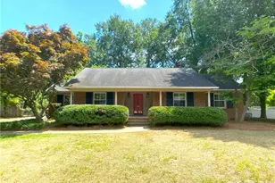 2721 Mirror Lake Dr, Fayetteville, NC 28303 - Photo 1