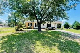 2813 E Cramer Dr, Fayetteville, NC 28306 - Photo 1