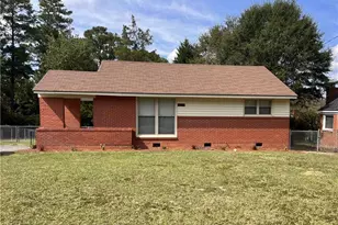 452 McRae Dr, Fayetteville, NC 28305 - Photo 1