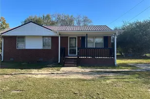 1224 E Manchester Rd, Spring Lake, NC 28390 - Photo 1