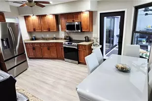 933 SW Santa Barbara Pl, Cape Coral, FL 33991 - Photo 21